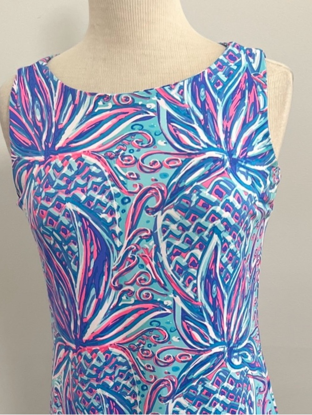 Lulu-B Pineapple Sleeveless Jersey Shift Dress - Picture 2 of 6